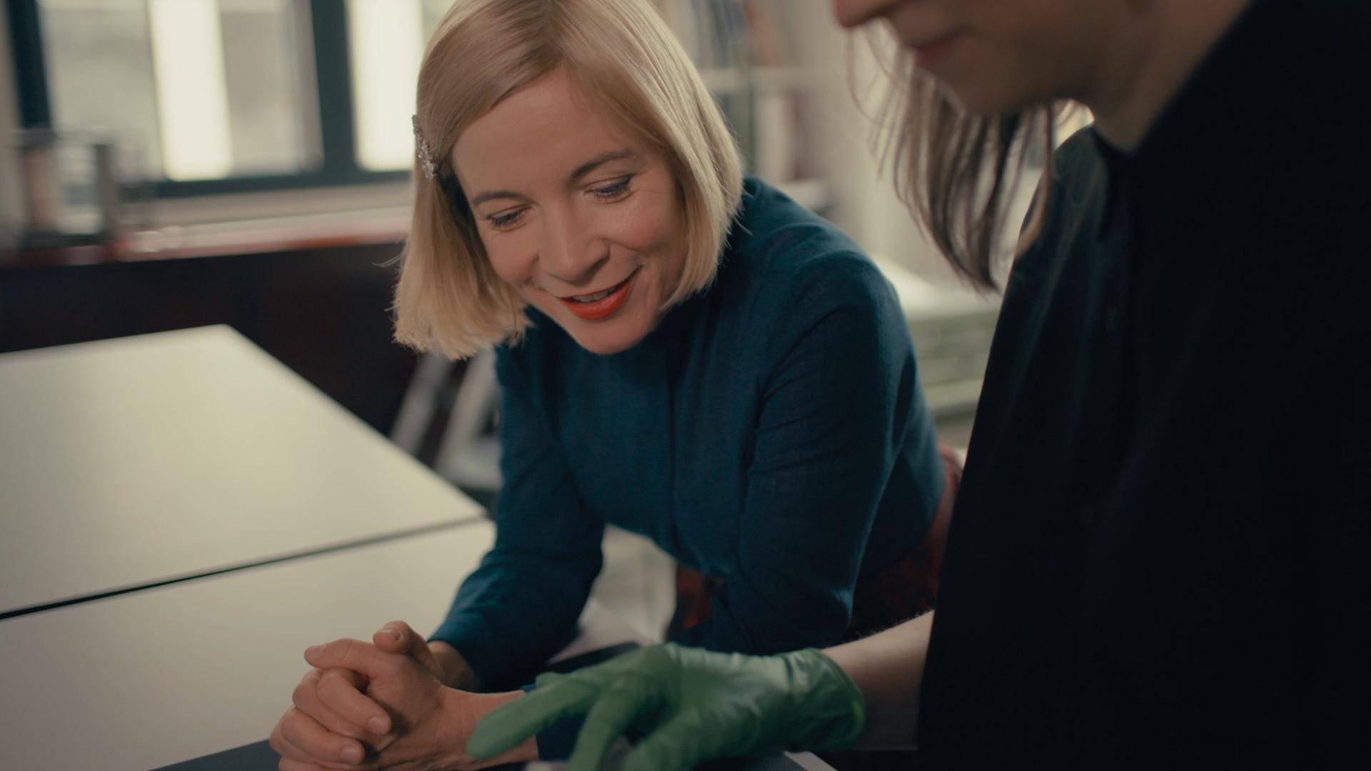 Bloody Mary LUCY WORSLEY INVESTIGATES