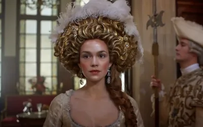 Marie Antoinette's Iconic Hair & Wigs: History, Style and Influence