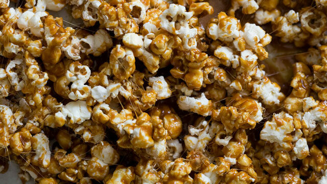 Salted caramel popcorn640x360